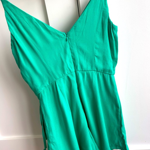 SuperDown Karen Wrap Romper in XS in green - Picture 6 of 7